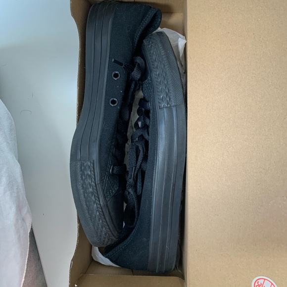 Converse - Picture 3 of 4